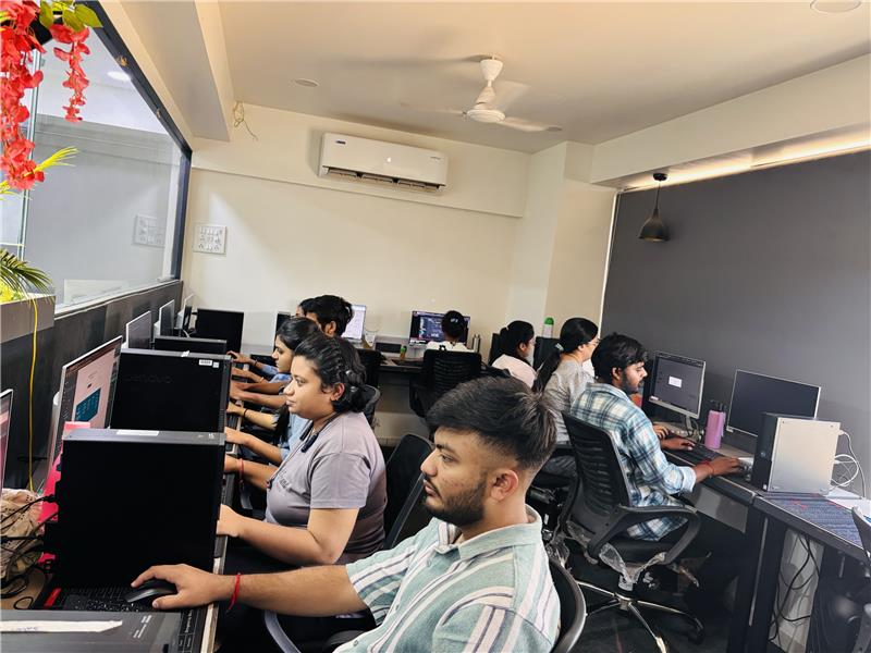 Codeksha students presenting their work
